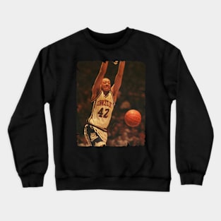 Donyell Marshall - Vintage Design Of Basketball Crewneck Sweatshirt